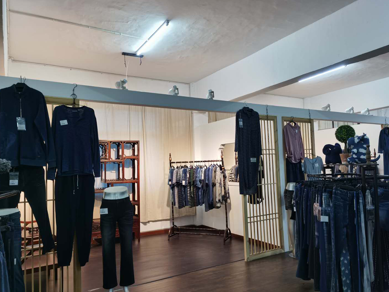 Waffom sample showroom